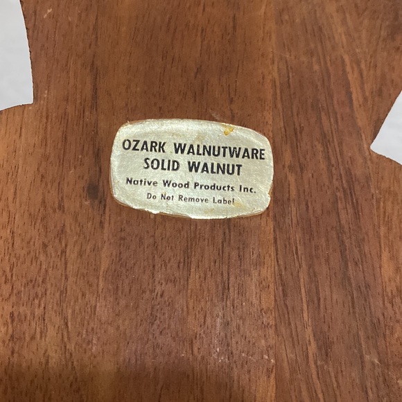 Solid Ozark Walnut-ware Wood Pineapple Cutting Board with leather hanger - Picture 3 of 8